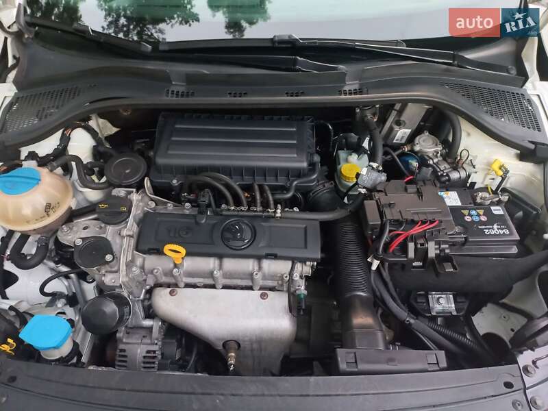 Лифтбек Skoda Rapid 2015 в Житомире