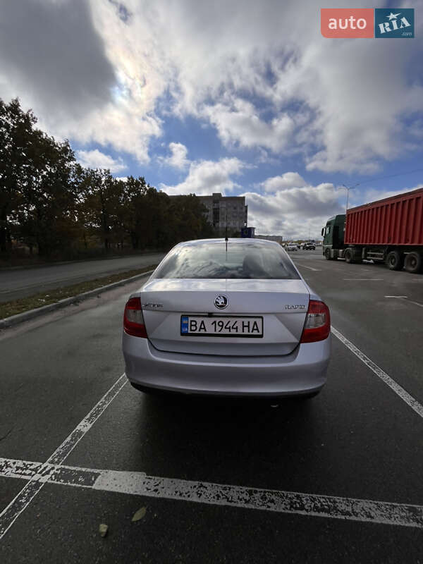 Лифтбек Skoda Rapid 2015 в Кропивницком