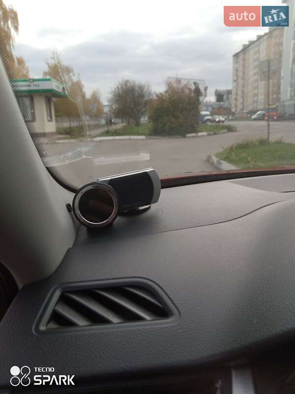 Хетчбек Skoda Rapid 2015 в Івано-Франківську