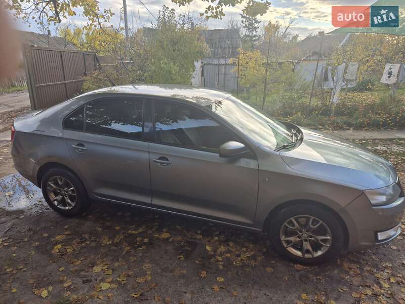 Лифтбек Skoda Rapid 2013 в Киеве фото Лифтбек Skoda Rapid 2013 в Киеве