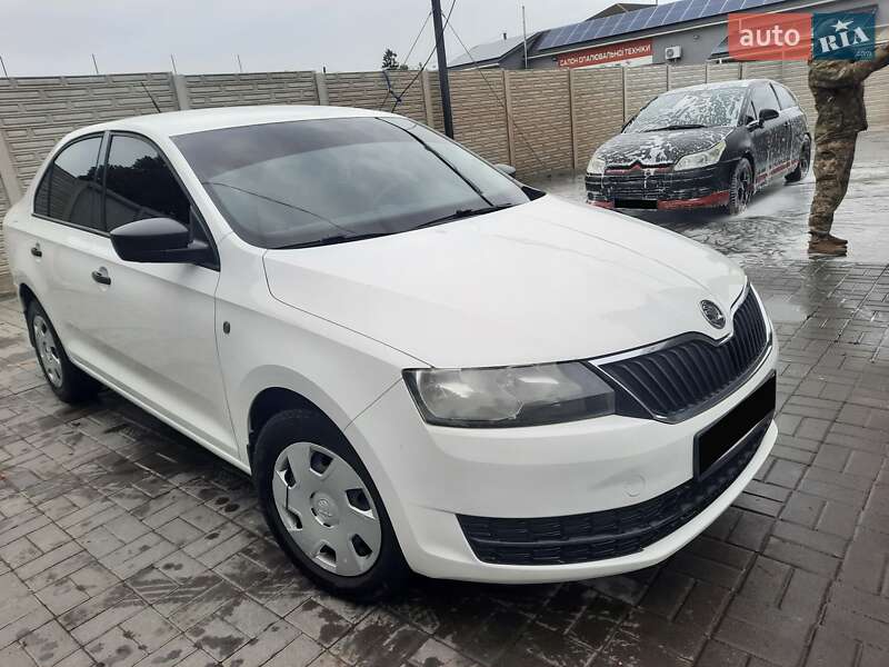 Лифтбек Skoda Rapid 2014 в Ровно фото 2 Лифтбек Skoda Rapid 2014 в Ровно