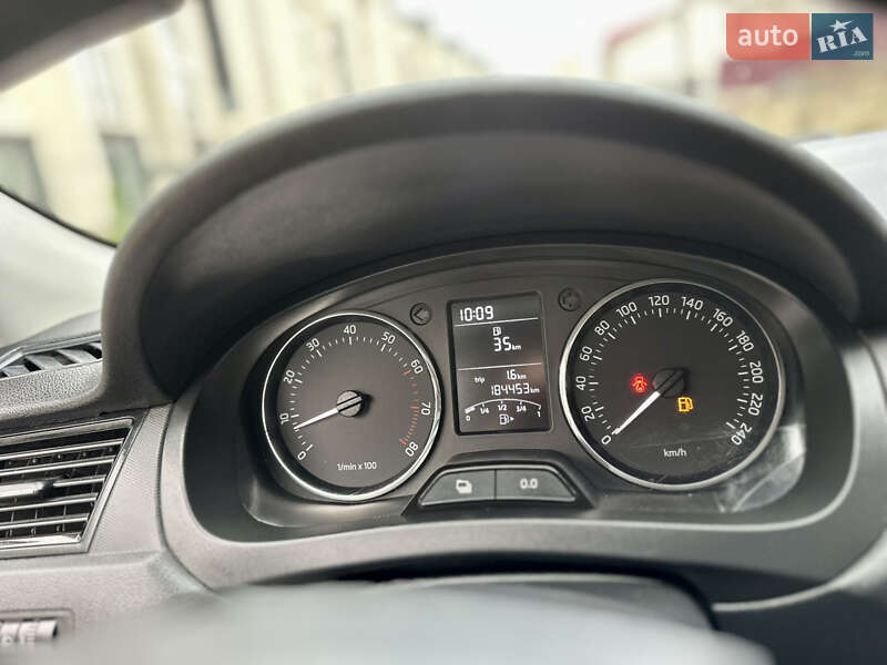 Лифтбек Skoda Rapid 2013 в Черновцах