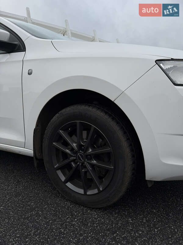 Лифтбек Skoda Rapid 2014 в Киеве фото 10 Лифтбек Skoda Rapid 2014 в Киеве