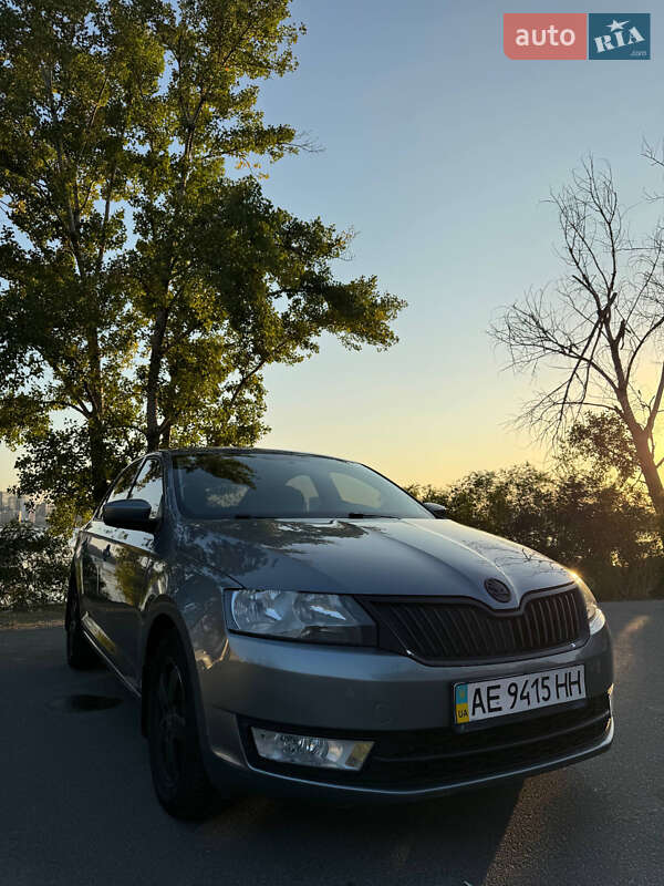 Ліфтбек Skoda Rapid 2013 в Дніпрі фото Ліфтбек Skoda Rapid 2013 в Дніпрі