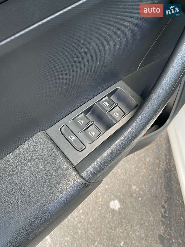 Лифтбек Skoda Rapid 2013 в Николаеве фото 12 Лифтбек Skoda Rapid 2013 в Николаеве