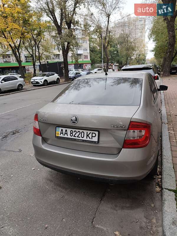 Хэтчбек Skoda Rapid 2014 в Киеве