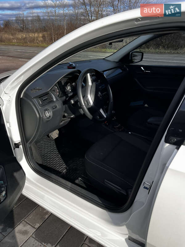 Лифтбек Skoda Rapid 2015 в Киеве фото 17 Лифтбек Skoda Rapid 2015 в Киеве