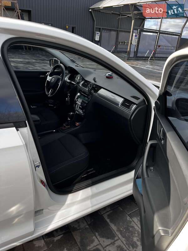 Лифтбек Skoda Rapid 2015 в Киеве фото 20 Лифтбек Skoda Rapid 2015 в Киеве