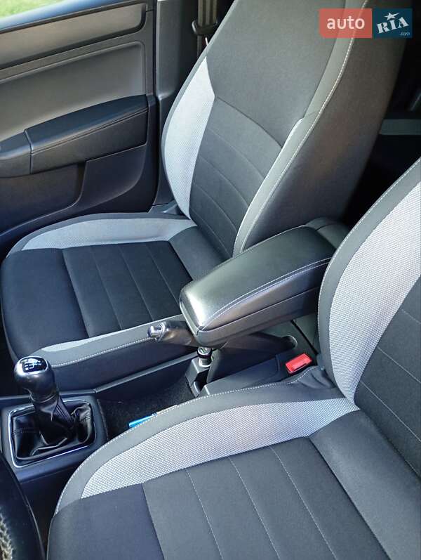 Лифтбек Skoda Rapid 2016 в Киеве фото 8 Лифтбек Skoda Rapid 2016 в Киеве