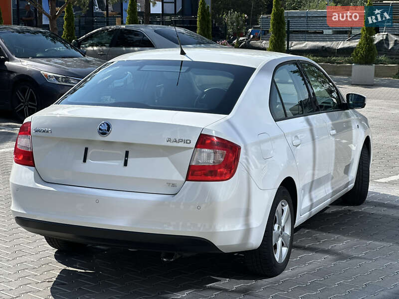 Лифтбек Skoda Rapid 2013 в Ровно