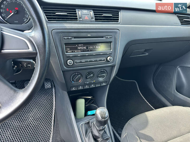 Лифтбек Skoda Rapid 2013 в Ровно