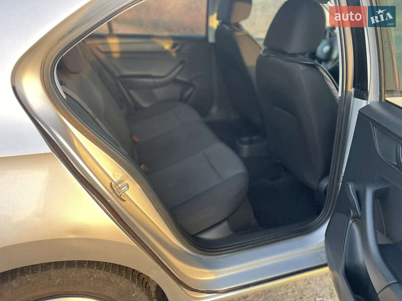 Лифтбек Skoda Rapid 2014 в Днепре