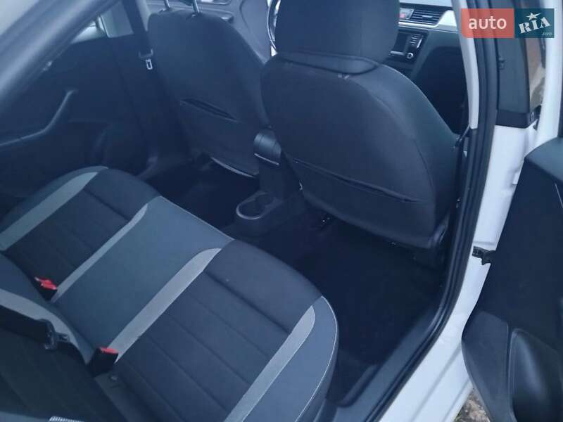 Хетчбек Skoda Rapid 2017 в Києві фото 6 Хетчбек Skoda Rapid 2017 в Києві
