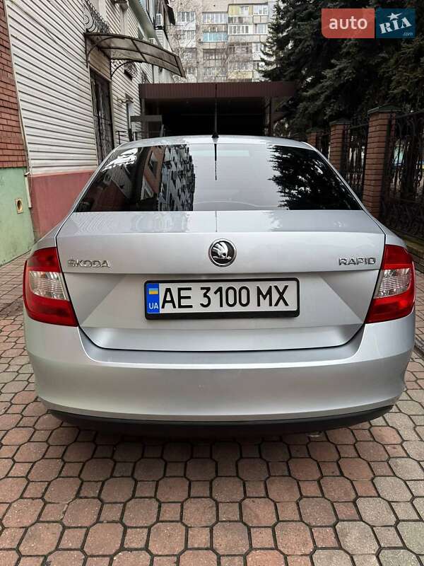 Лифтбек Skoda Rapid 2013 в Днепре