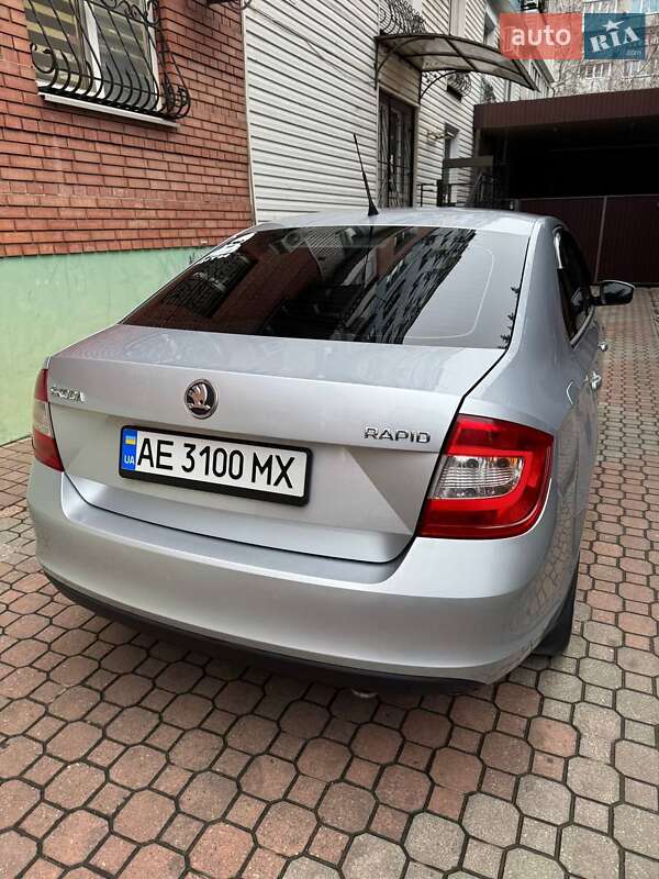 Лифтбек Skoda Rapid 2013 в Днепре