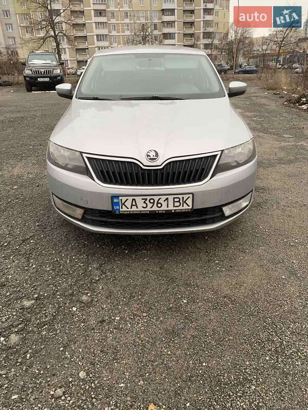 Хэтчбек Skoda Rapid 2013 в Софиевской Борщаговке