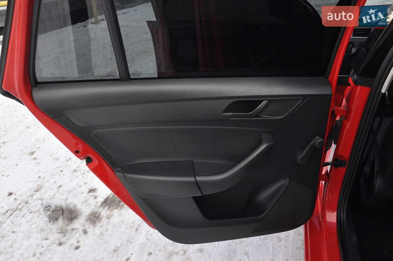 Хетчбек Skoda Rapid 2014 в Львові фото 20 Хетчбек Skoda Rapid 2014 в Львові