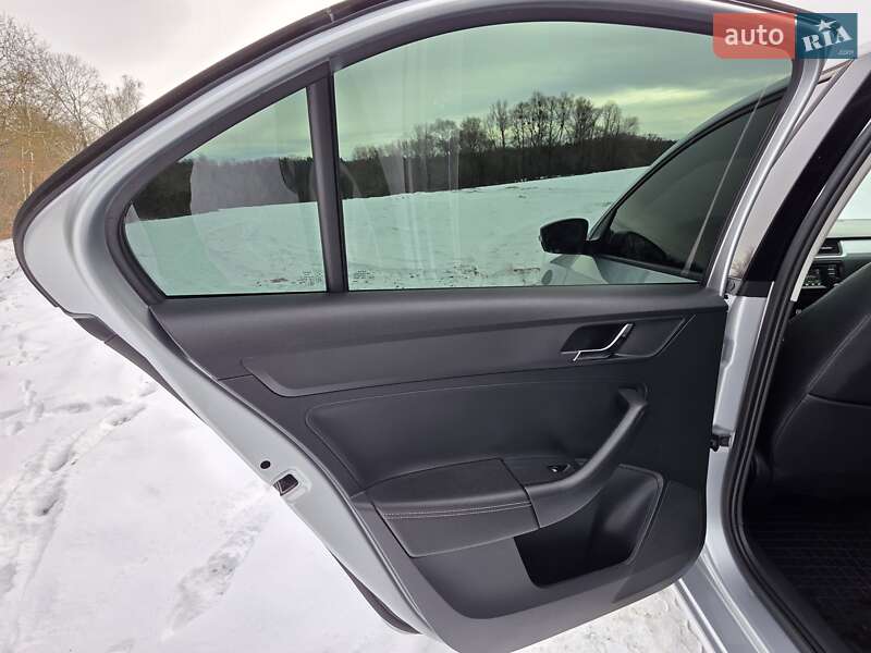 Лифтбек Skoda Rapid 2017 в Киеве фото 24 Лифтбек Skoda Rapid 2017 в Киеве