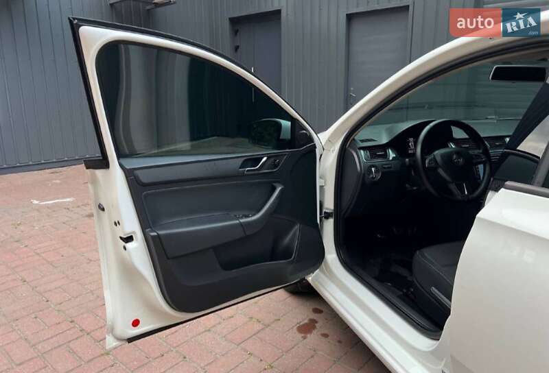 Лифтбек Skoda Rapid 2015 в Кропивницком