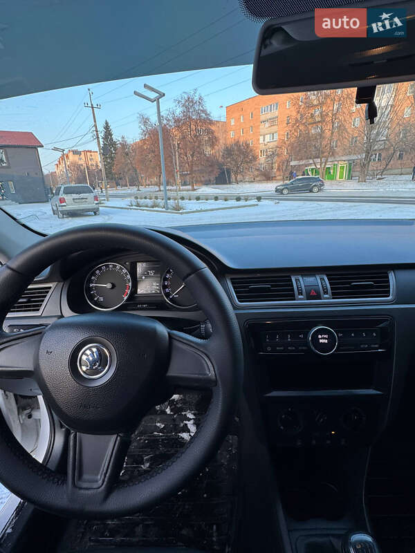 Хетчбек Skoda Rapid 2015 в Гадячі