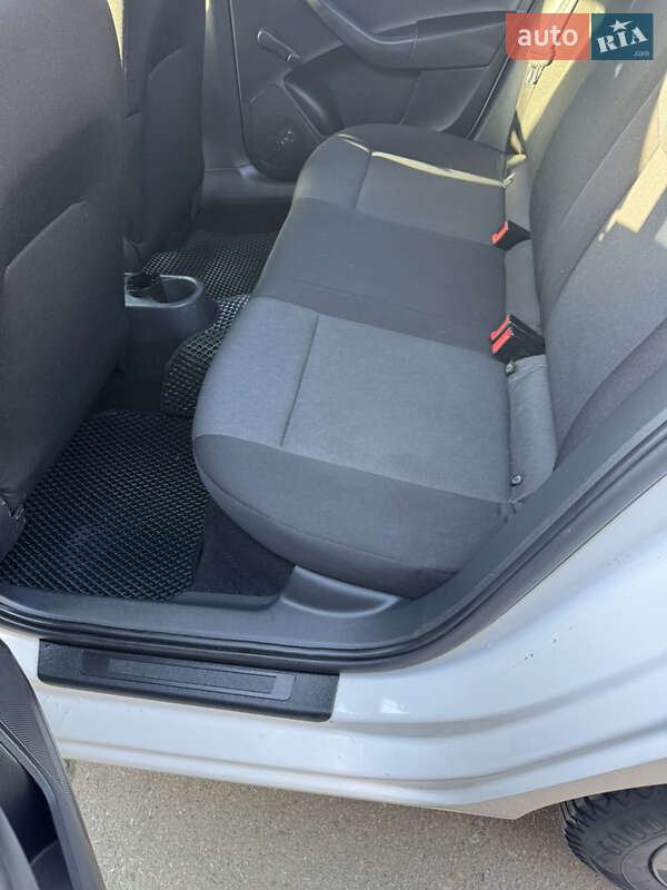 Лифтбек Skoda Rapid 2013 в Днепре