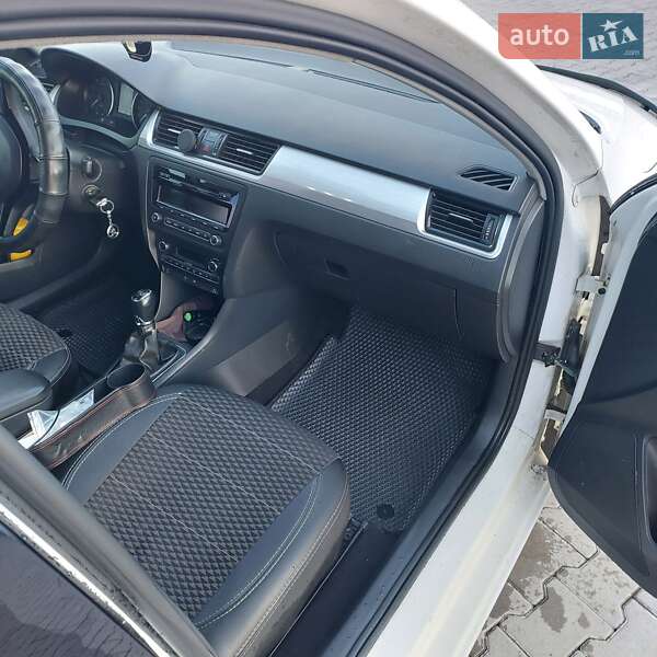 Лифтбек Skoda Rapid 2013 в Тернополе