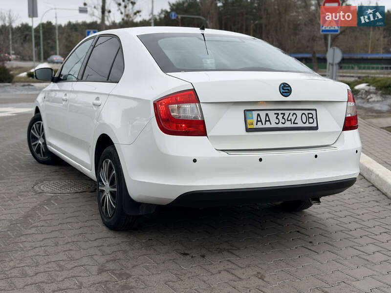 Лифтбек Skoda Rapid 2013 в Киеве