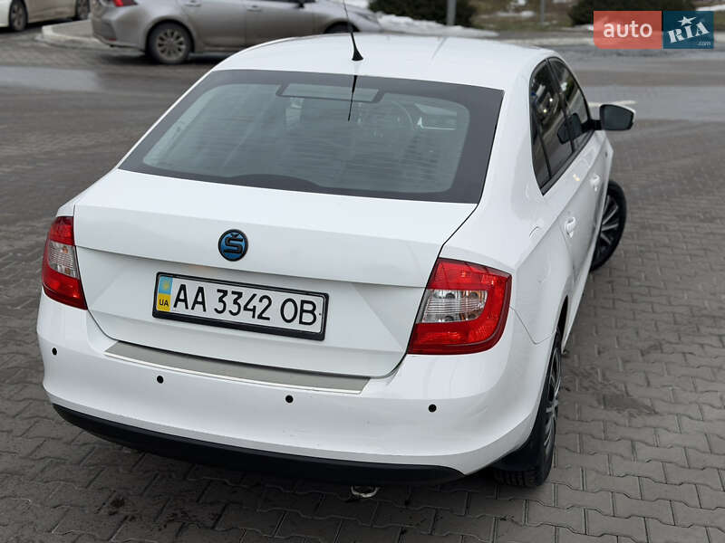 Лифтбек Skoda Rapid 2013 в Киеве