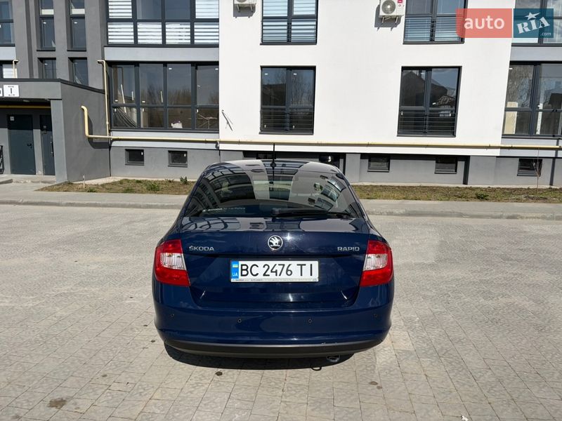 Лифтбек Skoda Rapid 2015 в Новояворовске