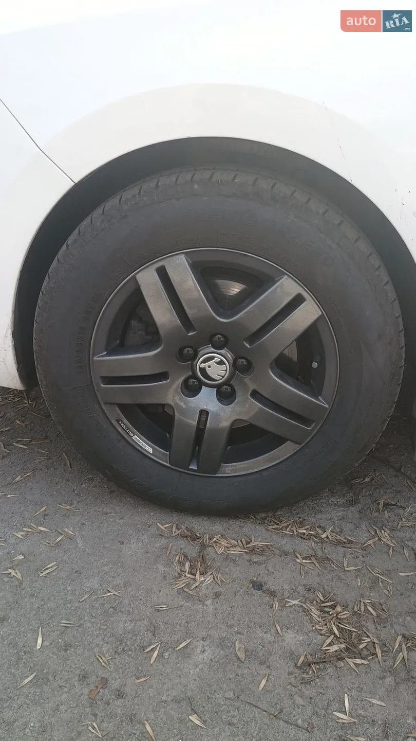 Skoda Rapid 2016 VIN TMBAC2NH0GB100488 фото оголошення 8 з 9