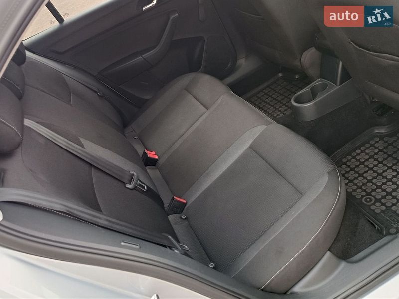Лифтбек Skoda Rapid 2013 в Сарнах