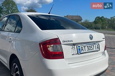 Лифтбек Skoda Rapid 2013 в Долине