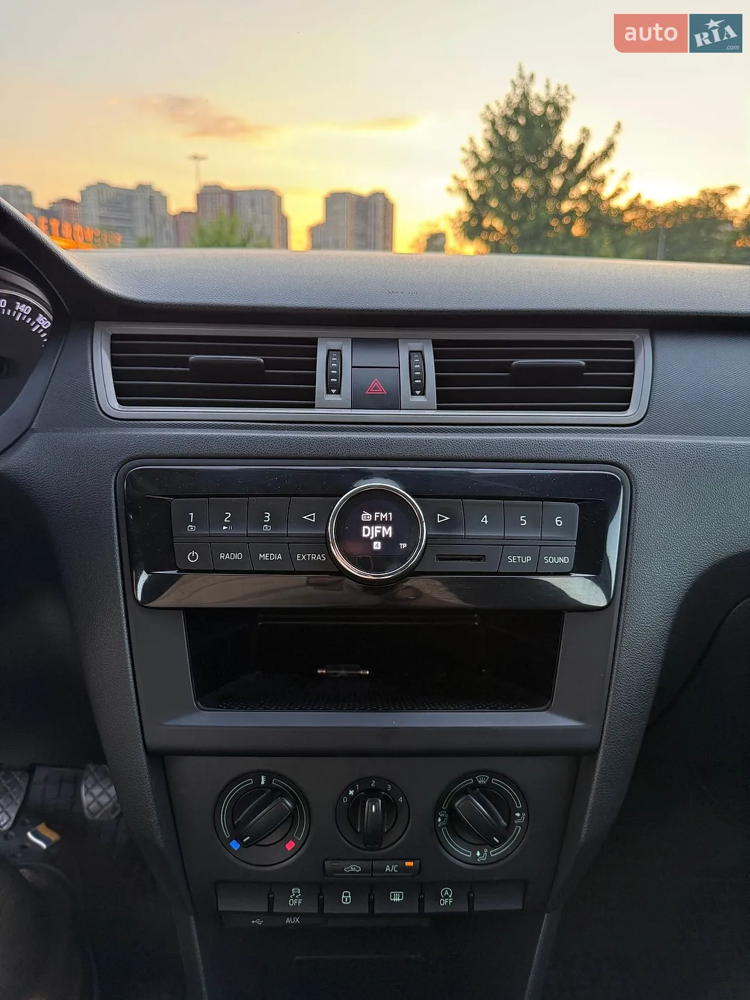 2015 Skoda Rapid - мініатюра 11