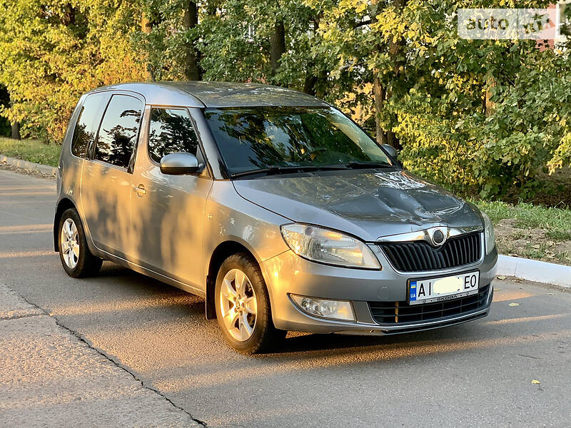 Минивэн Skoda Roomster 2013 в 