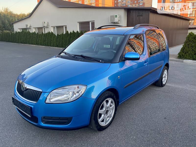 Хетчбек Skoda Roomster 2010 в 