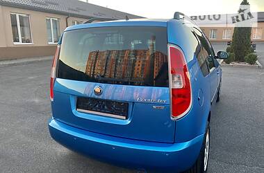 Хетчбек Skoda Roomster 2010 в 