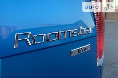 Хетчбек Skoda Roomster 2010 в 