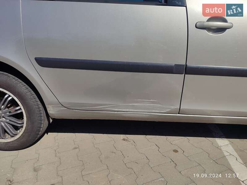 Микровэн Skoda Roomster 2011 в Киеве