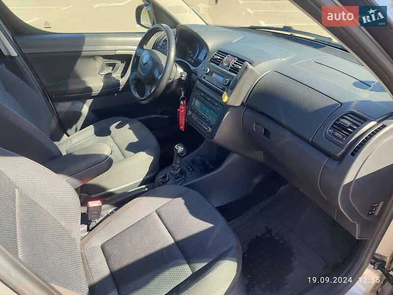 Микровэн Skoda Roomster 2011 в Киеве