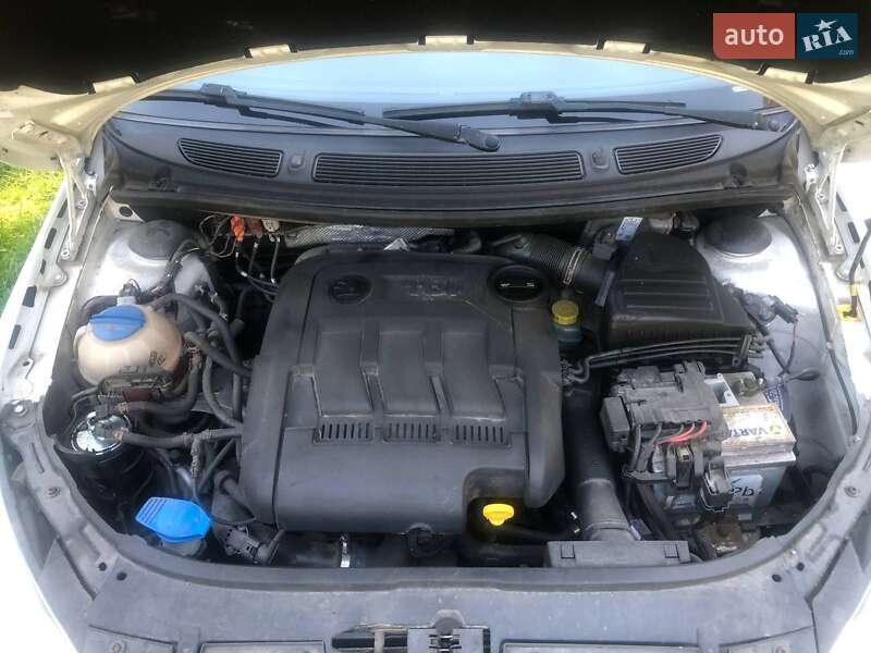Микровэн Skoda Roomster 2014 в Луцке фото 32 Микровэн Skoda Roomster 2014 в Луцке