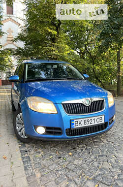 Мікровен Skoda Roomster 2008 в Острозі