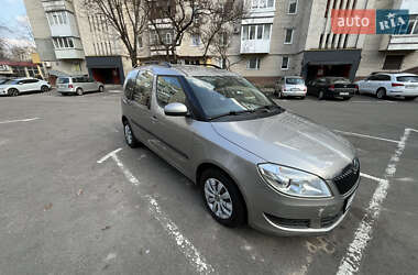 Микровэн Skoda Roomster 2010 в 