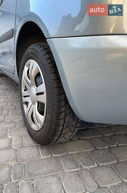 Микровэн Skoda Roomster 2009 в 