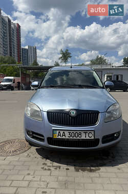 Микровэн Skoda Roomster 2007 в 