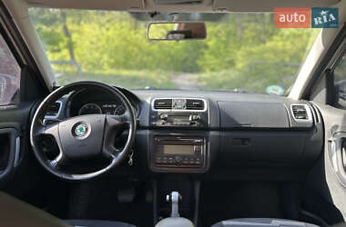 Микровэн Skoda Roomster 2006 в 
