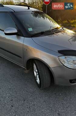 Микровэн Skoda Roomster 2007 в 