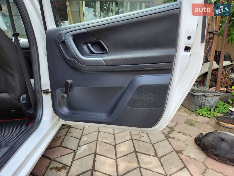 Микровэн Skoda Roomster 2010 в Раздельной