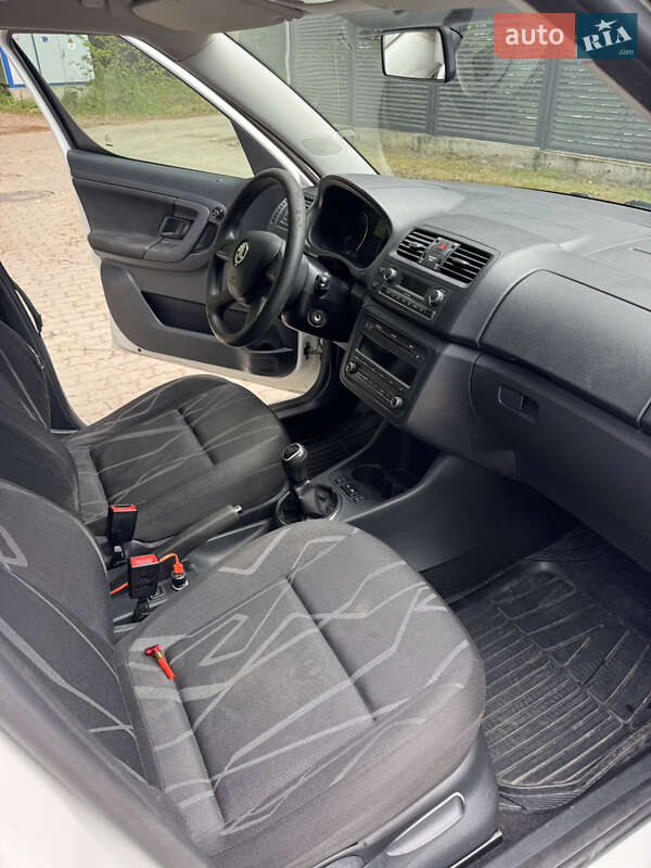 Микровэн Skoda Roomster 2013 в Львове