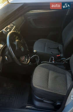 Микровэн Skoda Roomster 2010 в 