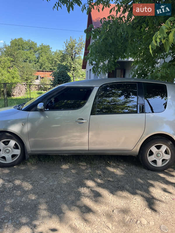Мікровен Skoda Roomster 2007 в Сваляві